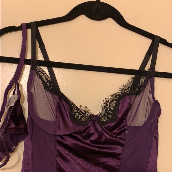 Purple and black lace chemise - Picture 5 of 6